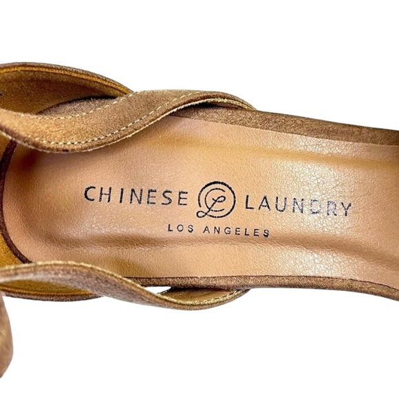 Chinese Laundry Robby Heel, Synthetic suede, Flare Heel, Color Brown, Size 8.5 - Picture 7 of 7